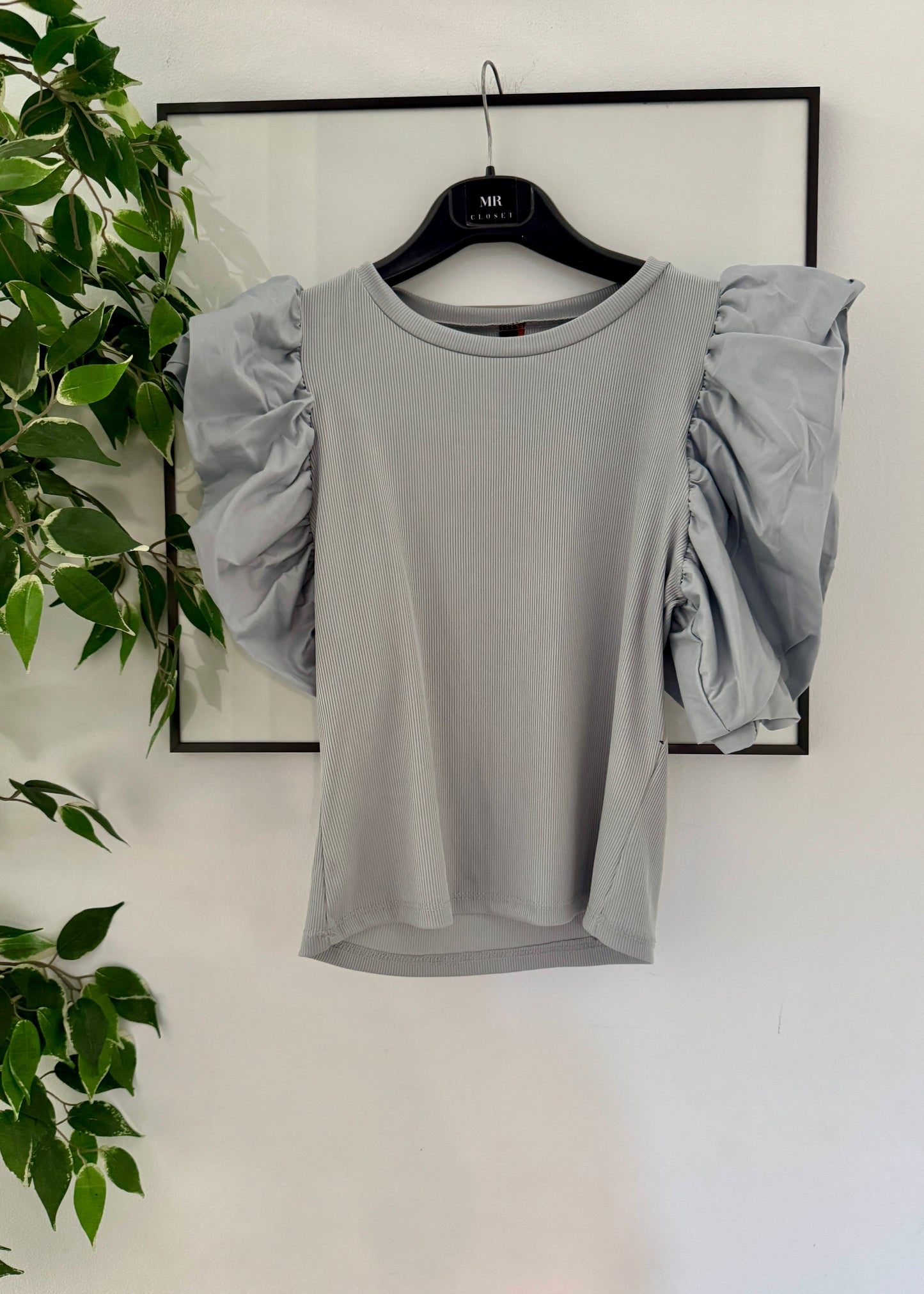 CAMISETA MANGA ABULLONADA