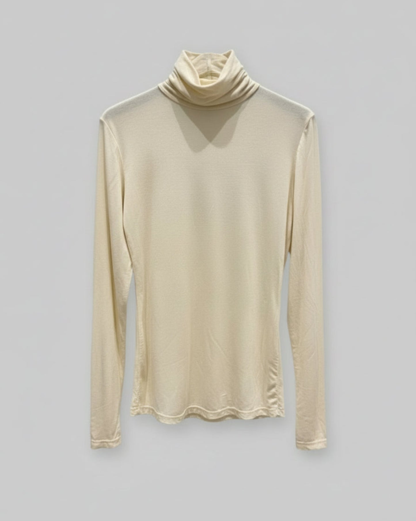 CAMISETA CUELLO SUBIDO BEIGE