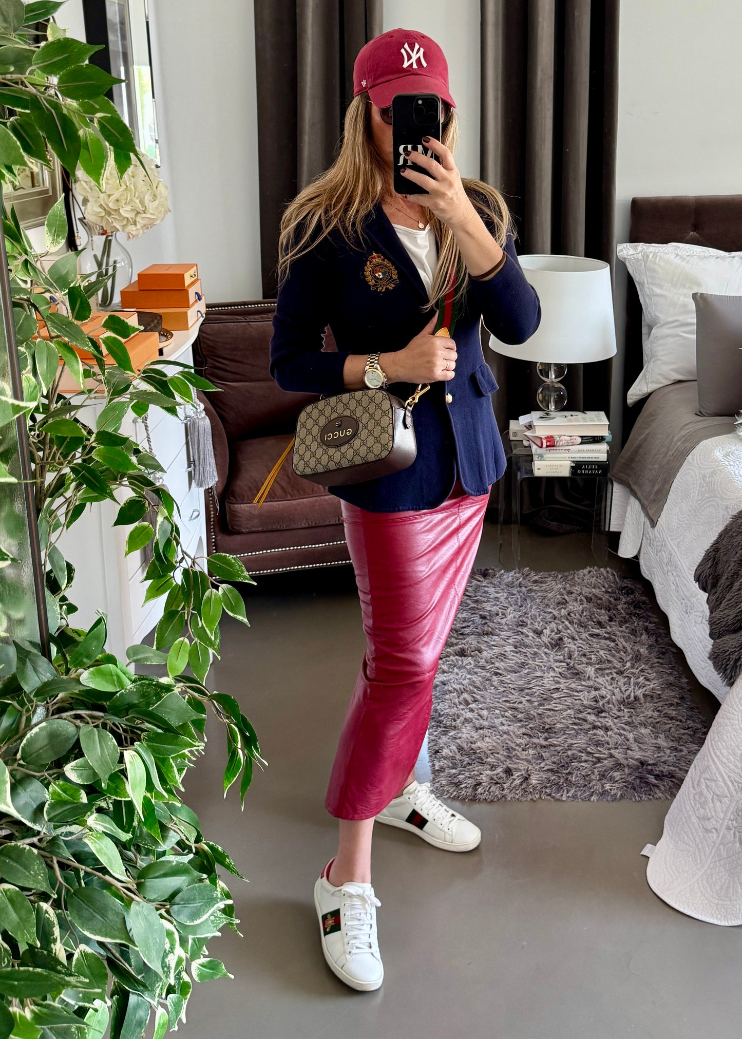 FALDA RECTA MIDI EFECTO PIEL ROJA