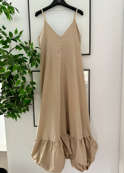 Vestido Largo Volante Globo Beige