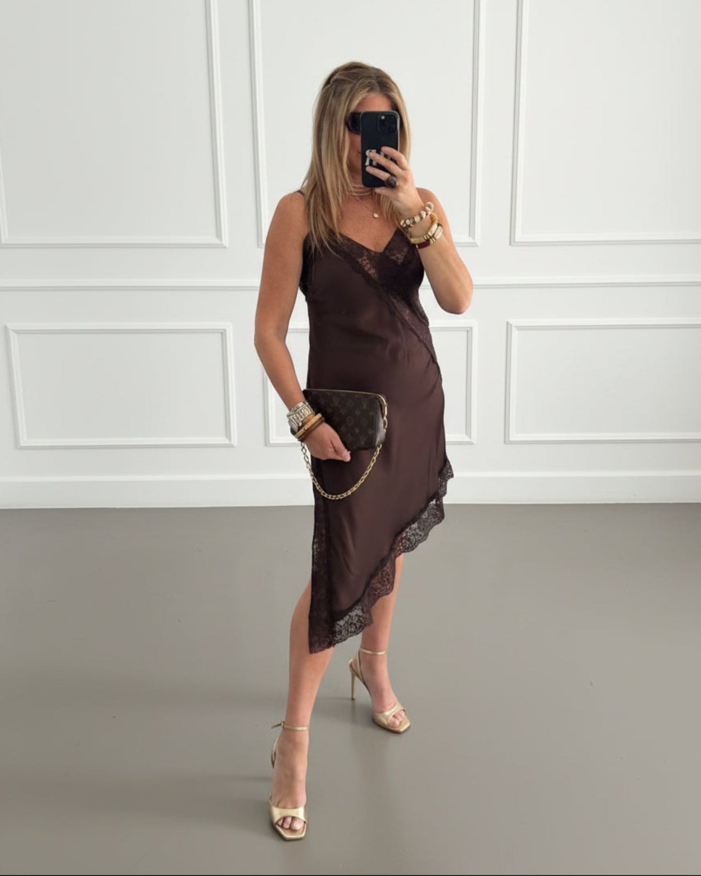 VESTIDO LENCERO ASIMETRICO MARRÓN