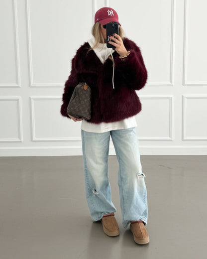 ABRIGO CORTO EFECTO PELO BURDEOS