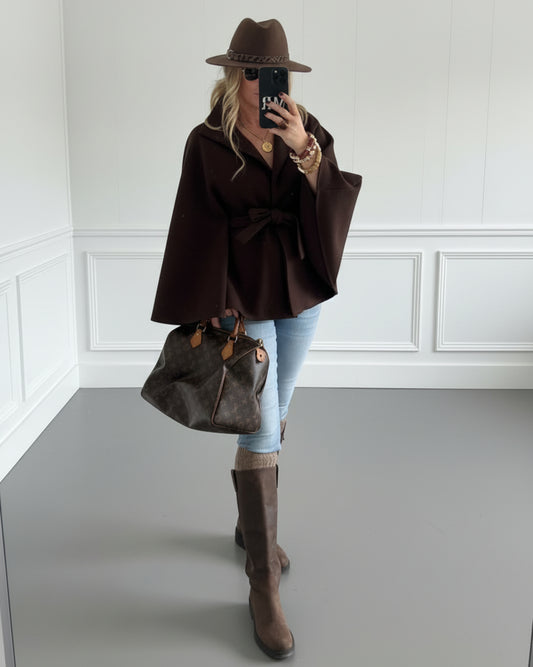 ABRIGO CORTO CAPA CON CINTURÓN