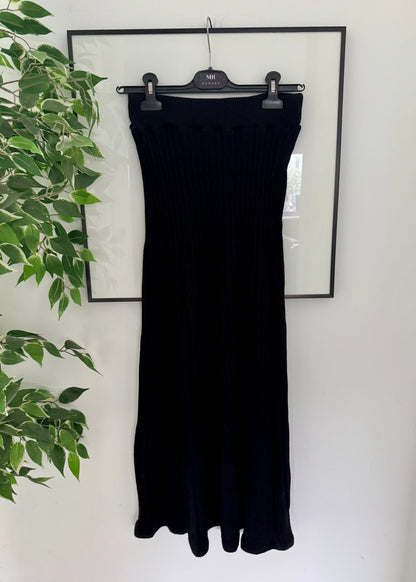 FALDA PUNTO PLISADA NEGRA