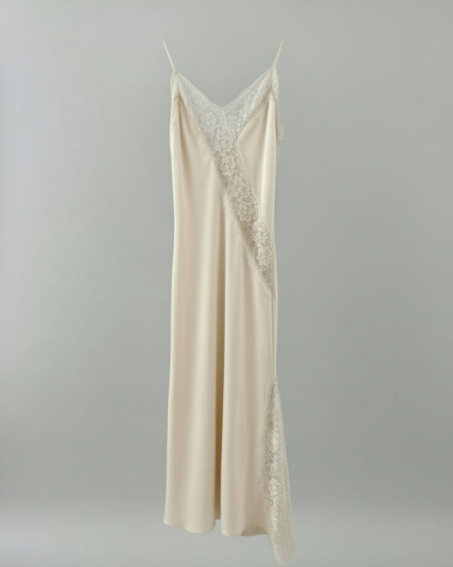 VESTIDO LENCERO ASIMETRICO BEIGE