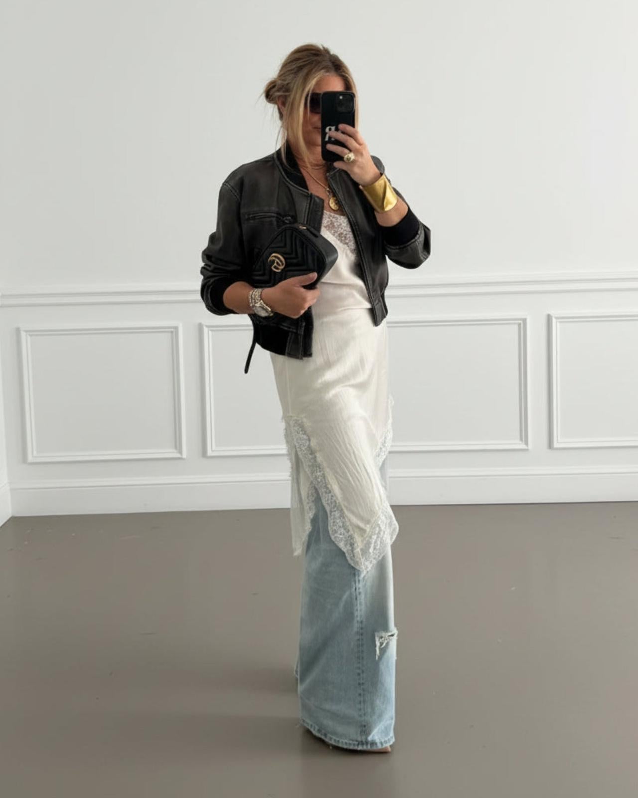 CAZADORA BOMBER EFECTO PIEL NEGRA